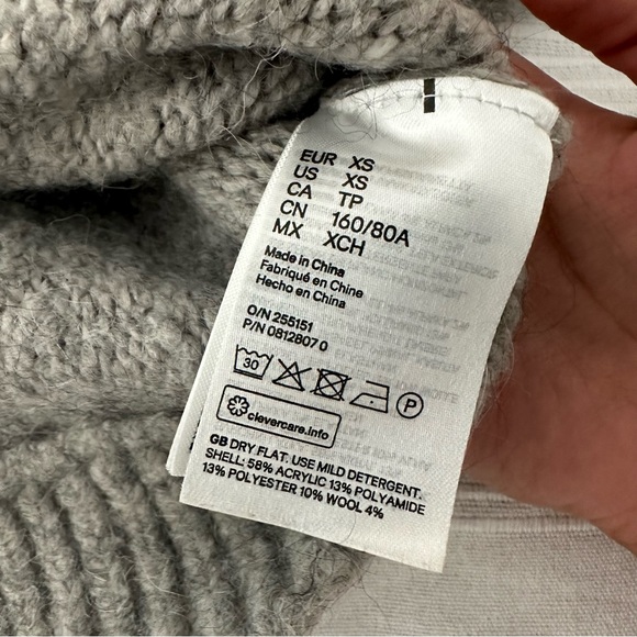 H&M Cropped Sweater - Picture 3 of 5